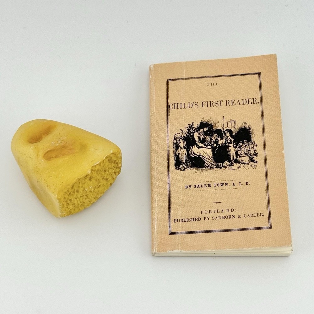 Vtg American Girl Pleasant Co Kirsten School Lunch Bread & First Reader Book‎ E
